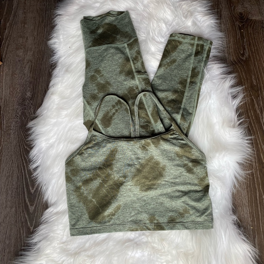 Aerie Offline The Hugger set in green tie dye